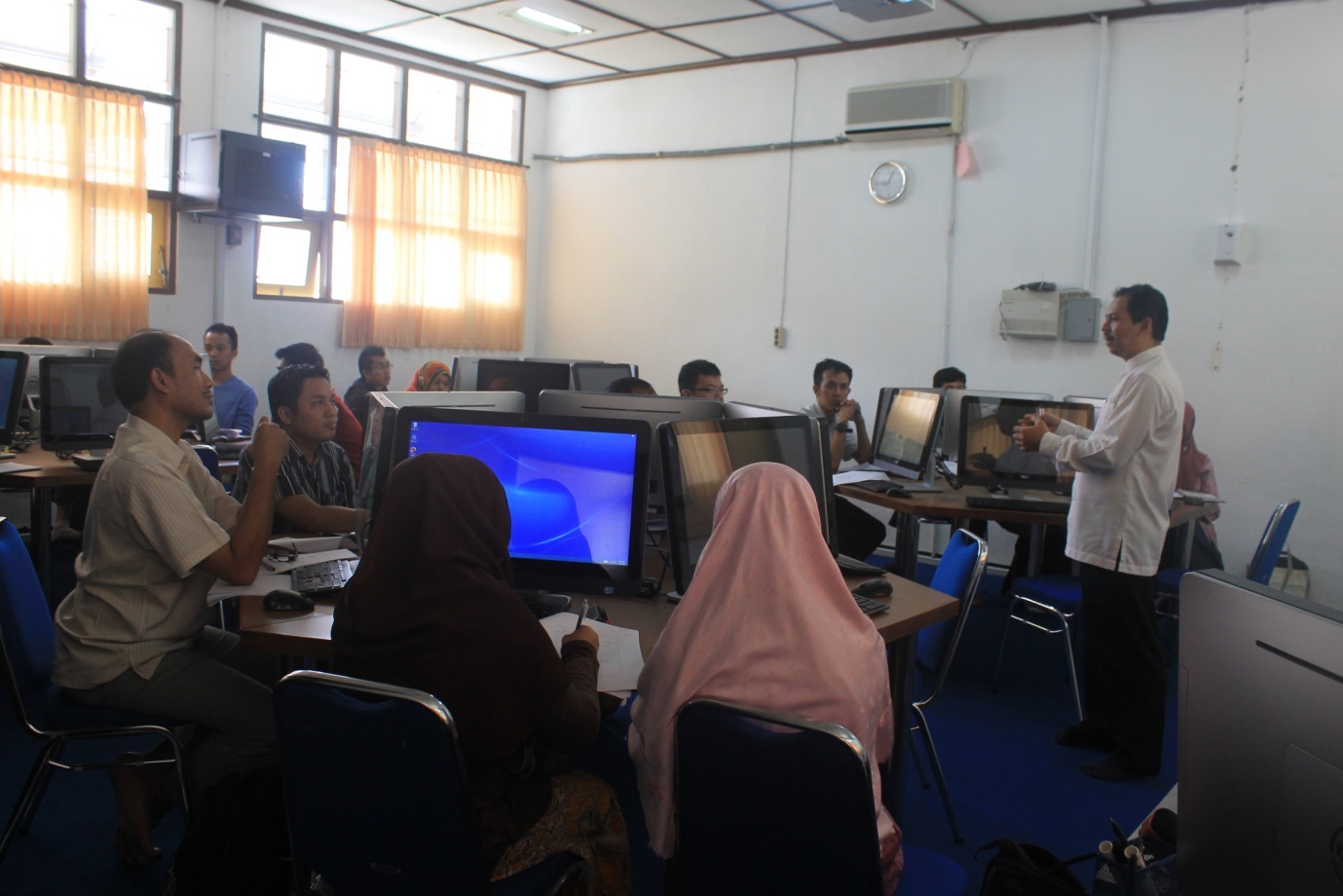 Pelatihan Power Point untuk Ujian Tesis/Disertasi